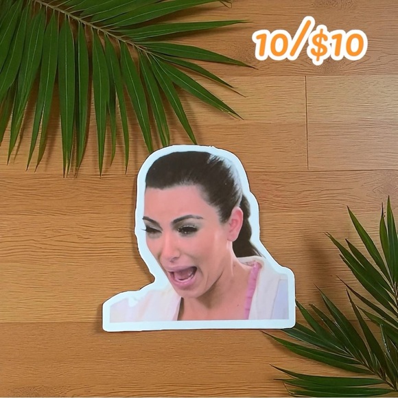 Kim Kardashian Crying Sticker - Picture 1 of 1